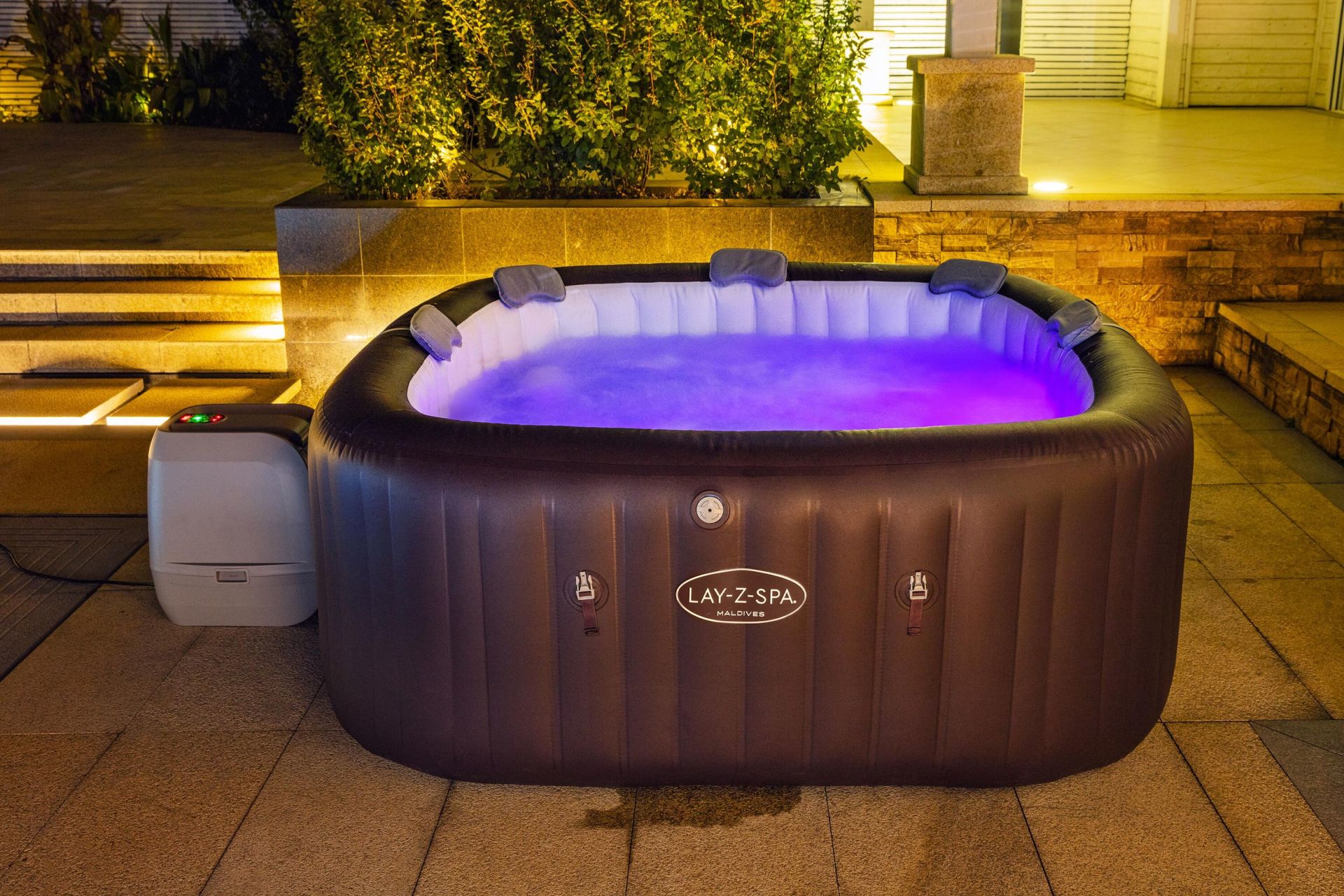 Lay-Z-Spa® 1060033XXX24 Maldives Smart Luxe HydroJet Pro™ Şişme Spa Havuzu, Mobil Uygulama Kontrollü, 5-7 kişilik