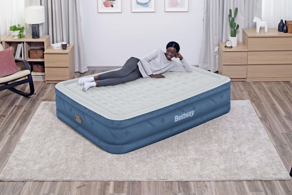 Bestway® 69075 Fortech Yorgan Dokulu Çift Kişilik Dahili Elektrikli Pompalı Şişme Yatak 2.03m x 1.52m x 46cm