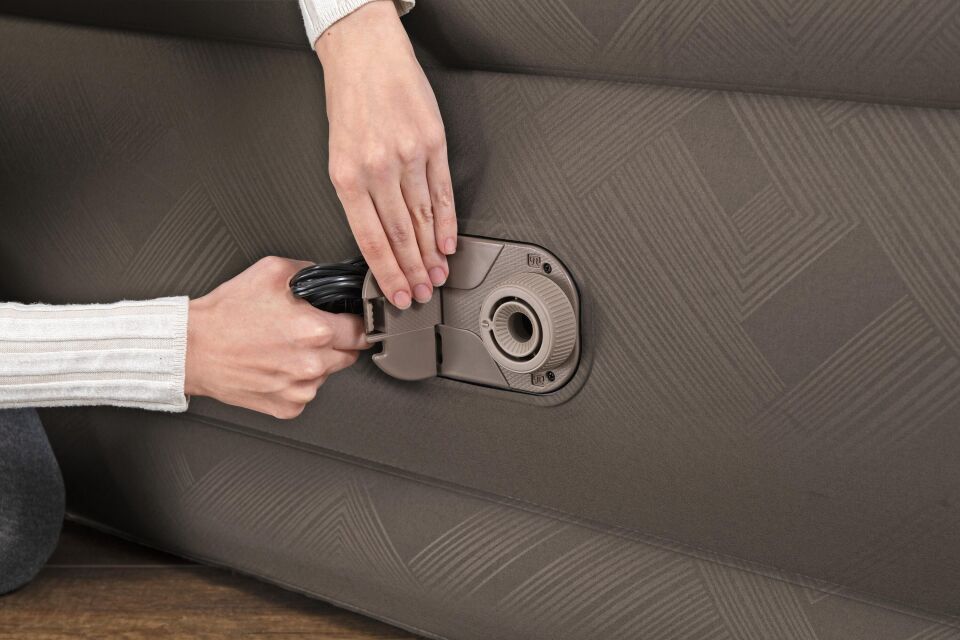 Bestway®  Fortech® Duvet Top Geniş Çift Kişilik Şişme Yatak ve Elektrikli Entegre Şişirme Aparatı 2.03 m x 1.52 m x 51 cm