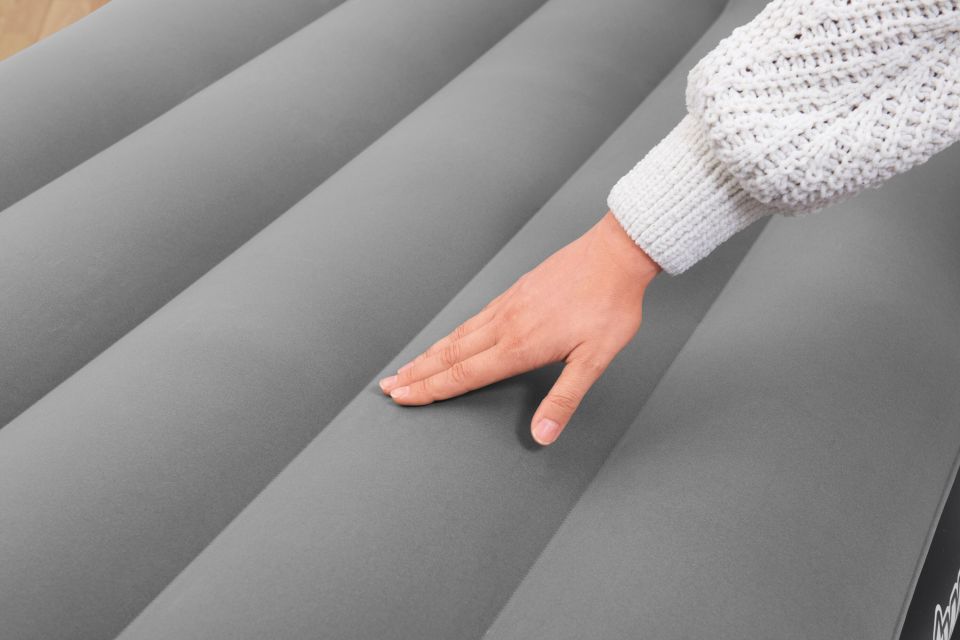 Bestway® 67401 Tritech™ Geniş Tek Kişilik Şişme Yatak, Entegre Elektrikli Şişirme Aparatı ve Antimikrobiyal Kaplama 1.91 m x 97 cm x 46 cm
