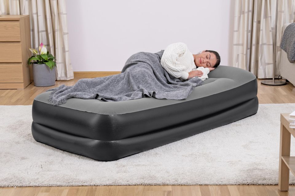 Bestway® 67401 Tritech™ Geniş Tek Kişilik Şişme Yatak, Entegre Elektrikli Şişirme Aparatı ve Antimikrobiyal Kaplama 1.91 m x 97 cm x 46 cm