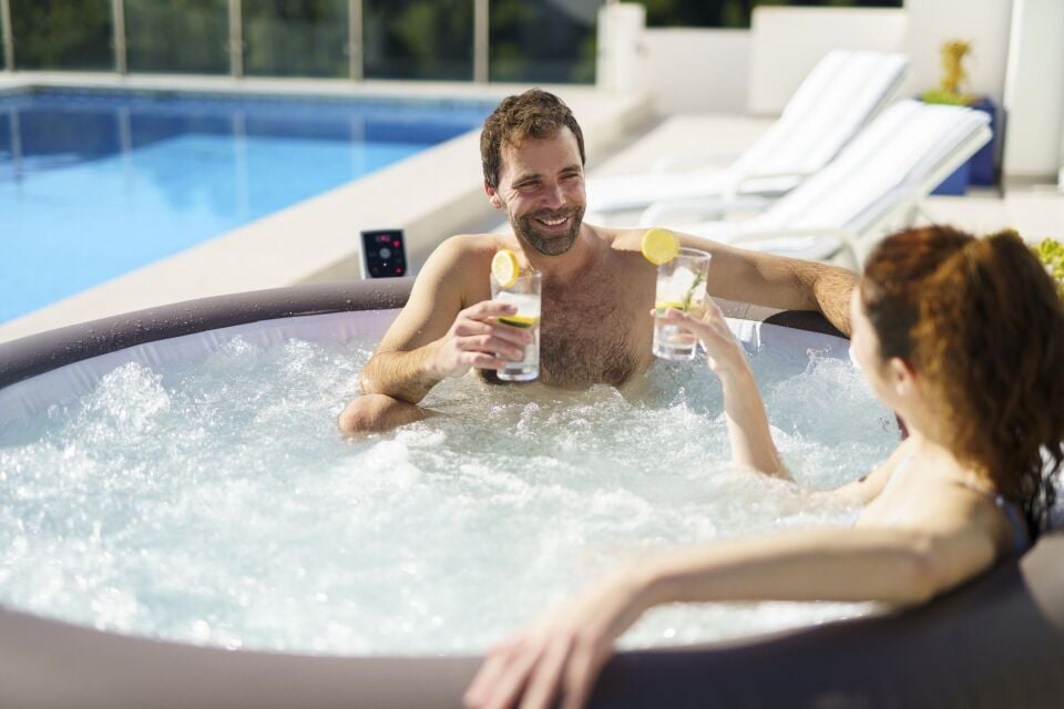 Lay-Z-Spa® Dominica Smart HydroJet™ 6001S Enerji Tasarruflu Şişme Spa Havuzu, Mobil Uygulama Kontrollü, 4-6 kişilik