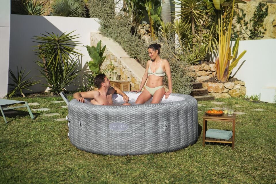 Lay-Z-Spa® Bali Smart AirJet™ Enerji Tasarruflu Şişme Spa Havuzu, Mobil Uygulama Kontrollü, 4-6 kişilik