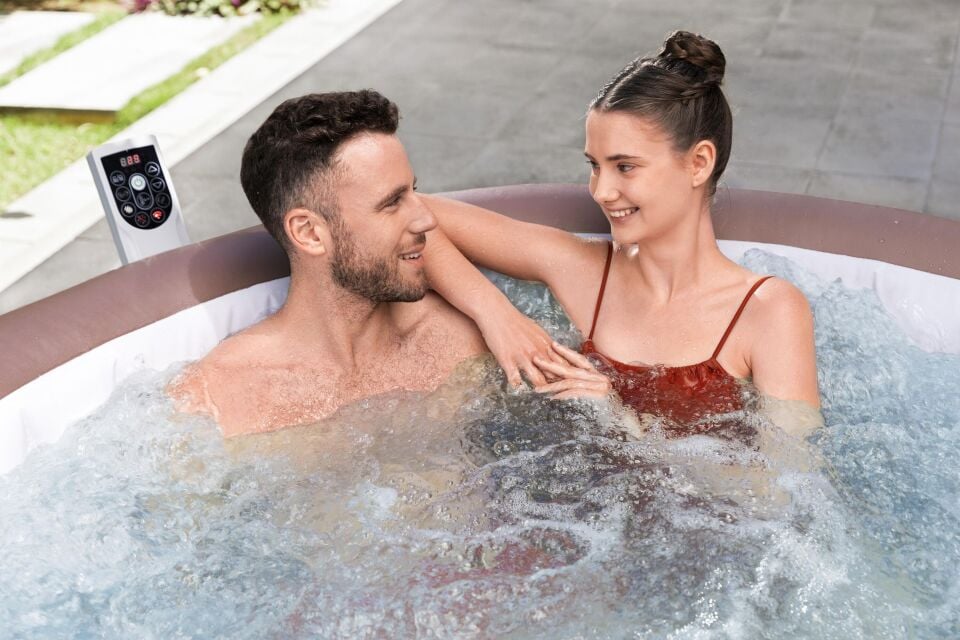 Lay-Z-Spa® Hawaii Smart AirJet™ Enerji Tasarruflu Şişme Spa Havuzu, Mobil Uygulama Kontrollü, 4-6 kişilik