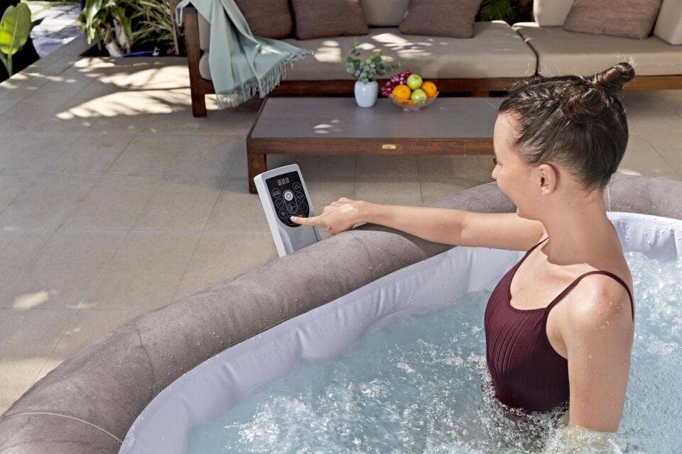 Lay-Z-Spa 6001K Rome Smart AirJet  Enerji Tasarruflu Şişme Spa Havuzu, Mobil Uygulama Kontrollü, 4-6 kişilik
