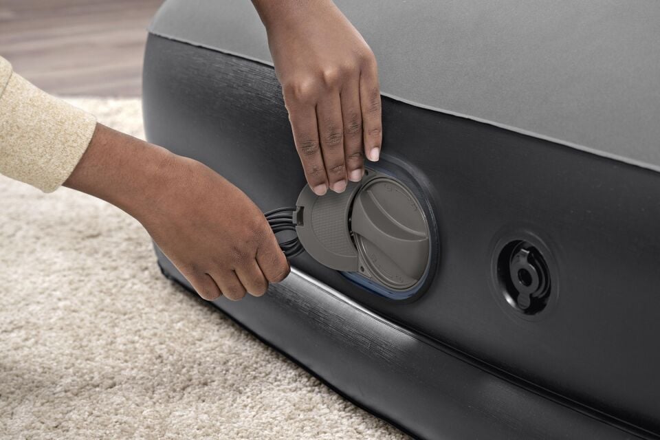 Bestway® Tritech® Geniş Çift Kişilik Şişme Yatak ve USB'li Entegre Şişirme Aparatlı 2.03 m x 1.52 m x 36 cm