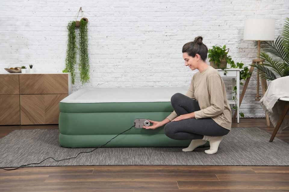 Bestway 69646® ToughLite™ TPU Geniş Çift Kişilik Şişme Yatak, Elektrikli Entegre Şişirme Aparatı 2.03 m x 1.52 m x 46 cm