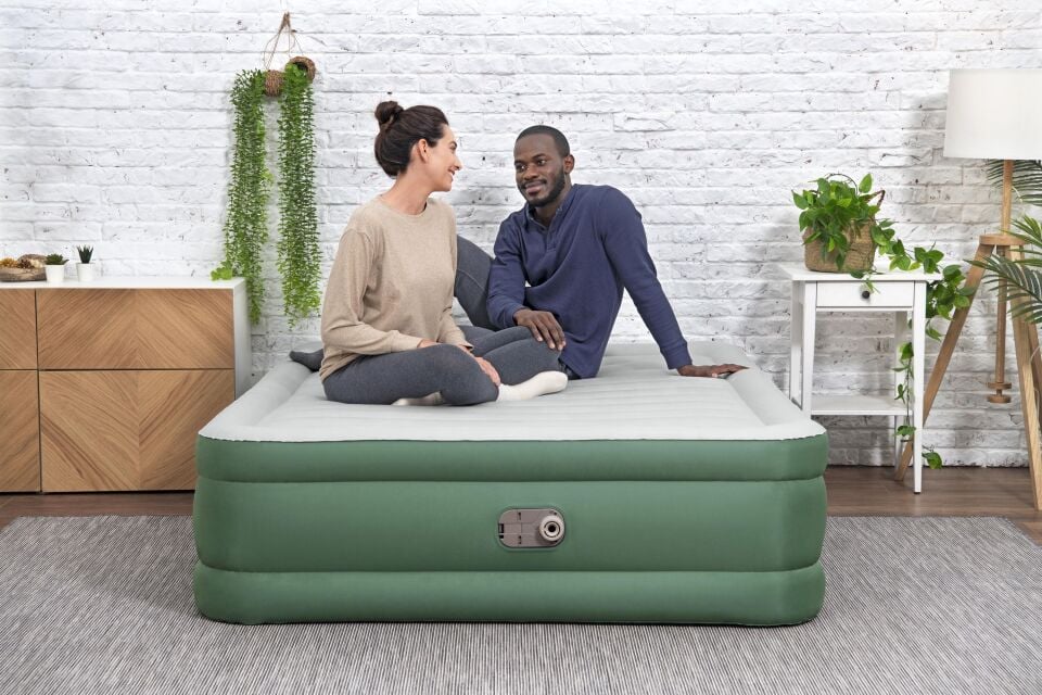 Bestway 69646® ToughLite™ TPU Geniş Çift Kişilik Şişme Yatak, Elektrikli Entegre Şişirme Aparatı 2.03 m x 1.52 m x 46 cm