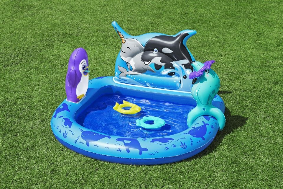 Bestway® 53156 Polar Pals™ Kutuplar Temalı Su Oyun Havuzu 1,34 m x 1,31 m x 73 cm