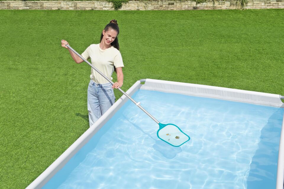Bestway® 58794 AquaClear™ Havuz Bakım Seti - Vakum, Süzgü Kepçe, Flatör, Test Şeritleri, Tamir Yamaları