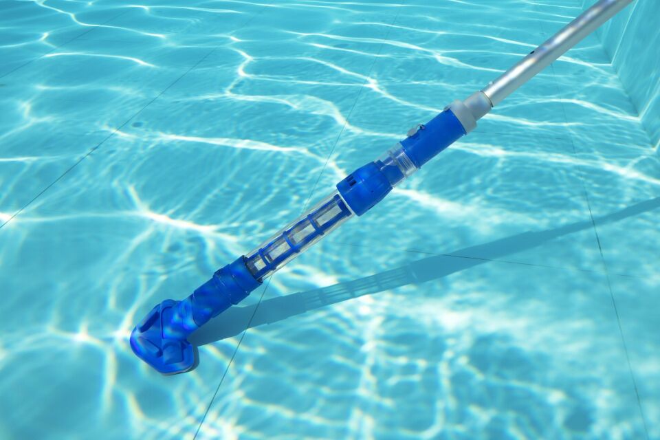 Bestway 58649 Flowclear AquaSurge™ Şarjlı Havuz Vakum Süpürge