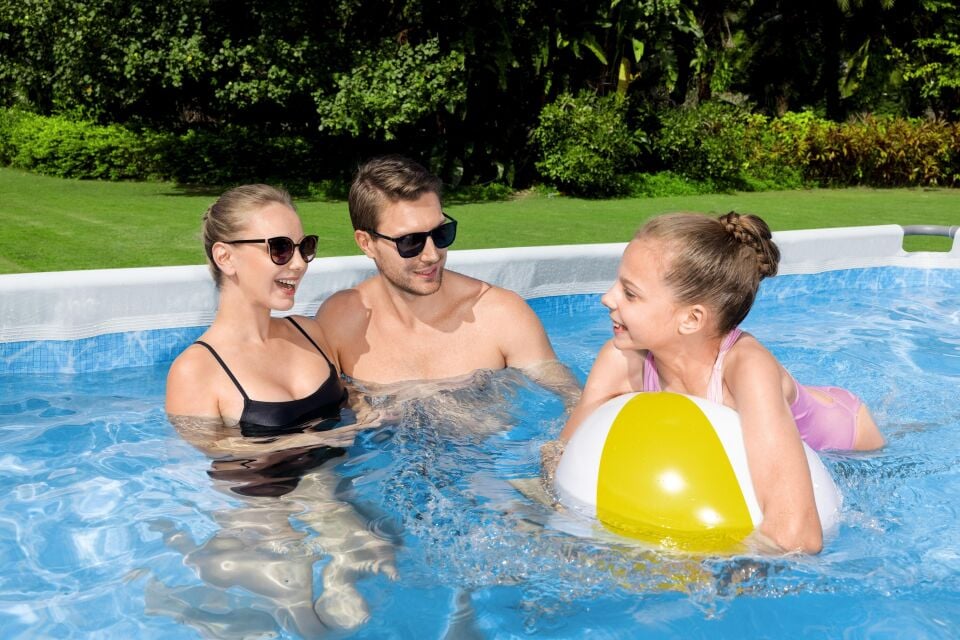 Bestway® Steel Pro MAX™ Above Ground Pool Set 4.12 m x 2.01 m x 1.22 m