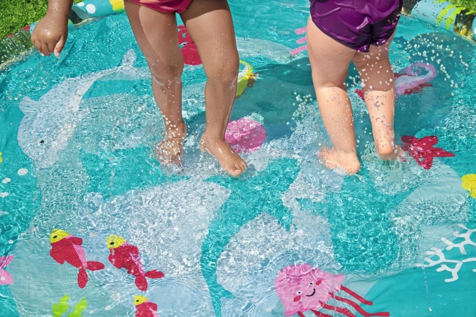 Bestway® 52487 Underwater Utopia™ Su Altı Resimli Fıskiyeli Oyun Minderi